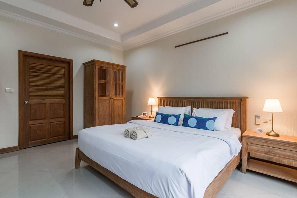 Anb Poolvilla 3Br Walk Private Beach In Pratamnak Pattaya Exterior photo